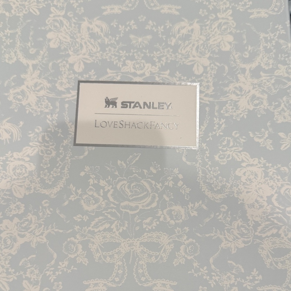 LoveShackFancy x Stanley Floral Gift Box - Picture 2 of 6